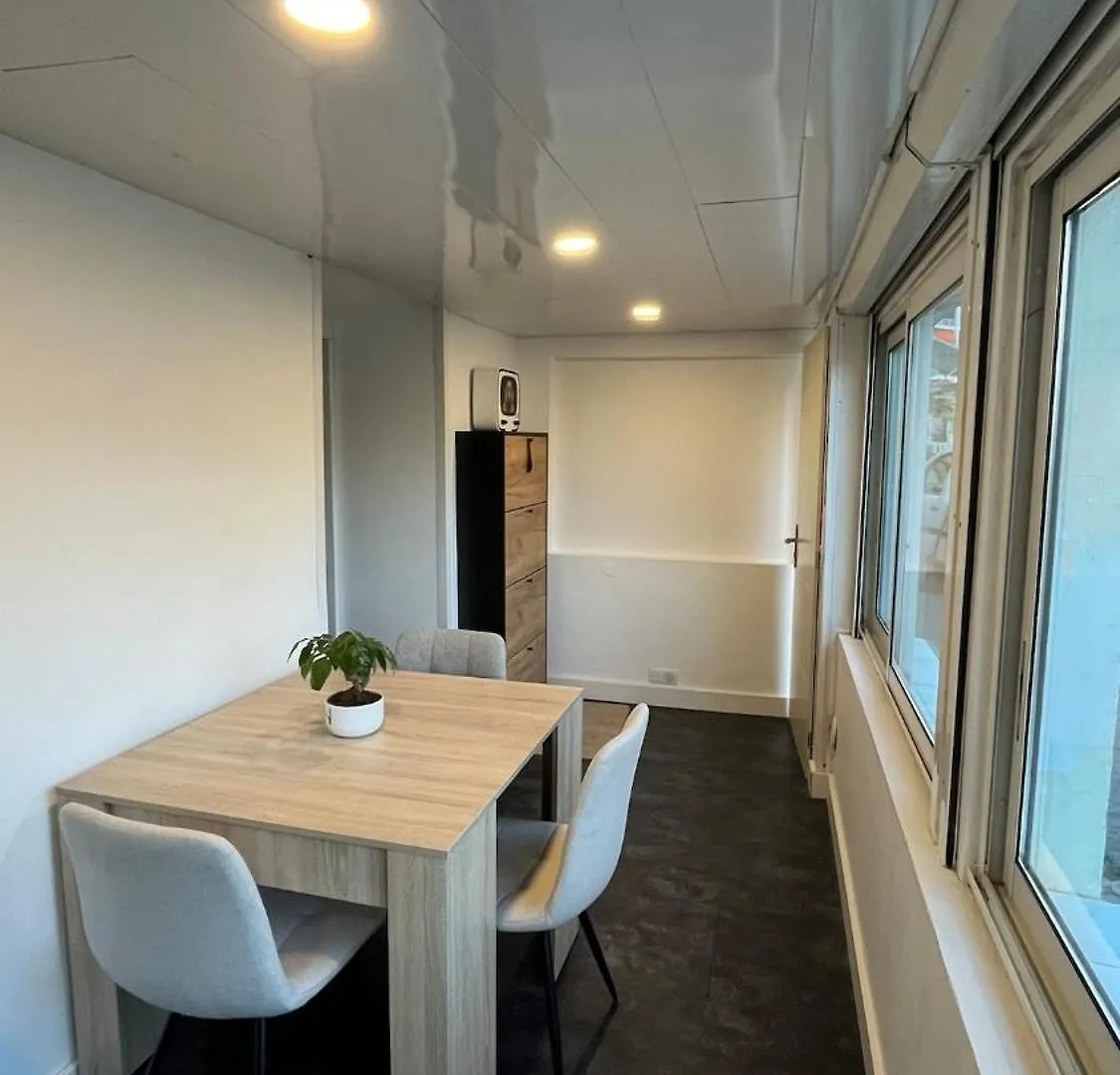 Nice Port Apartment Ac Parking