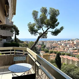 Apartment Nice, Grand Studio - Piscine - Terrasse Vue Mer, Nizza